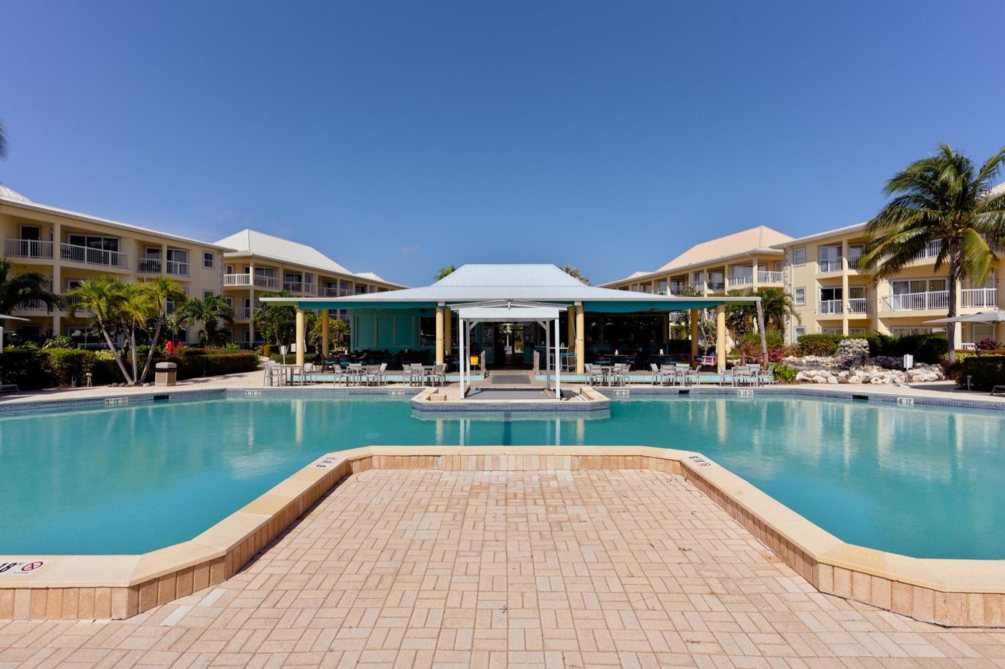 The Grand Caymanian Resort จอร์จทาวน์ ภายนอก รูปภาพ